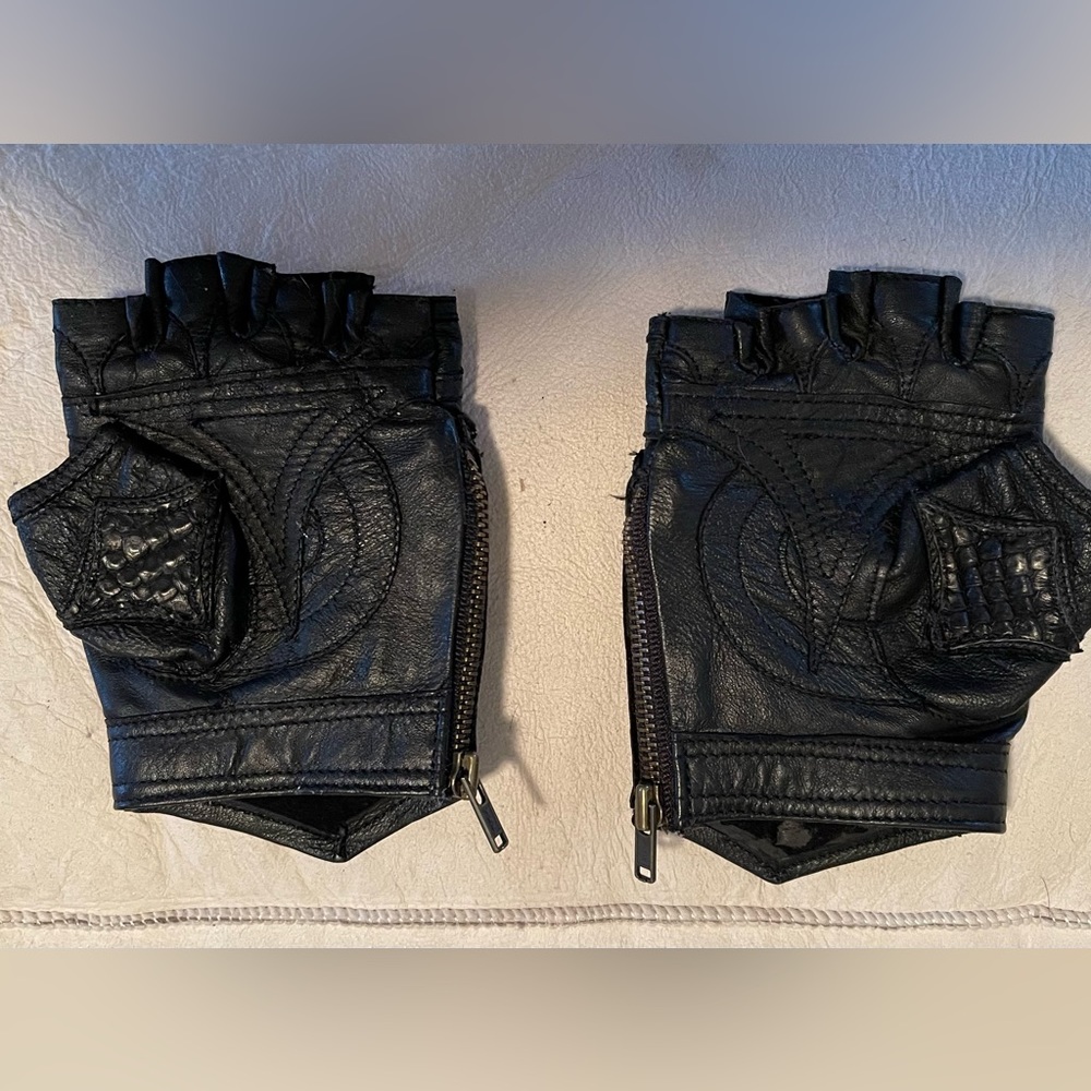 Leather Gloves